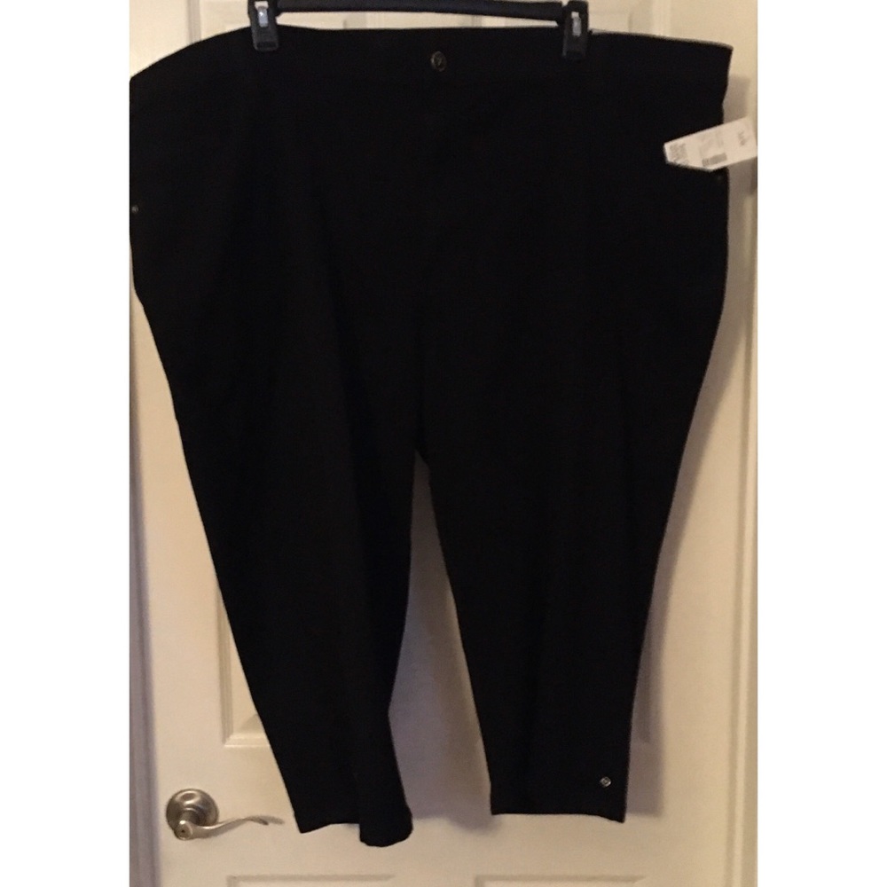 Women’s Sateen Capri Pants, Black Size 34w